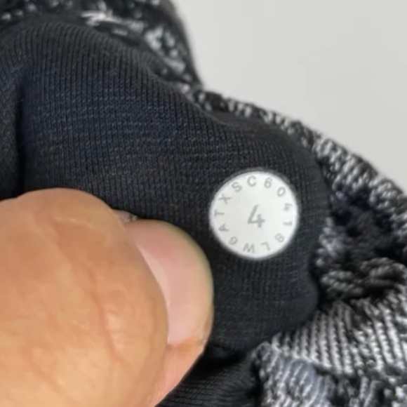 Lululemon Wunder Under Crop (High-Rise) *21" - Picture 11 of 12